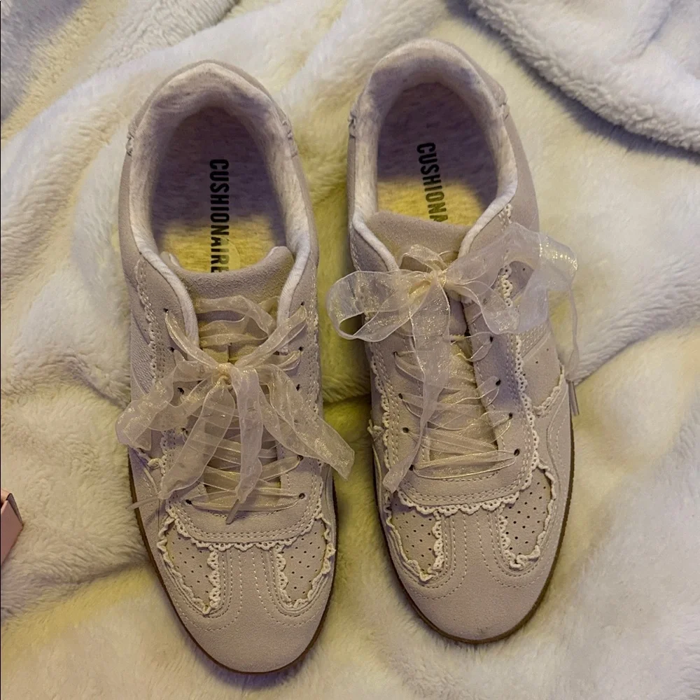 Cushion Walk Women's Elegant Cream Sneakers - Picture 1 of 8